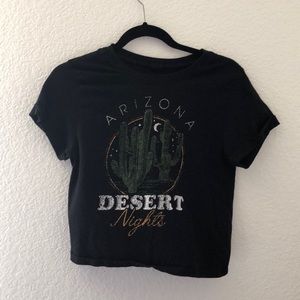 Black graphic crop top t-shirt
